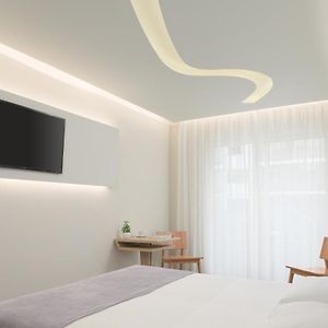Zimmer mit Kingsize-Bett